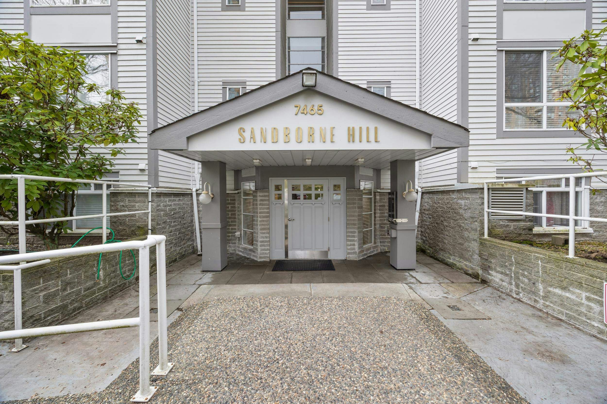 205-7465 Sandborne Avenue, Burnaby, BC, V3N 4W7