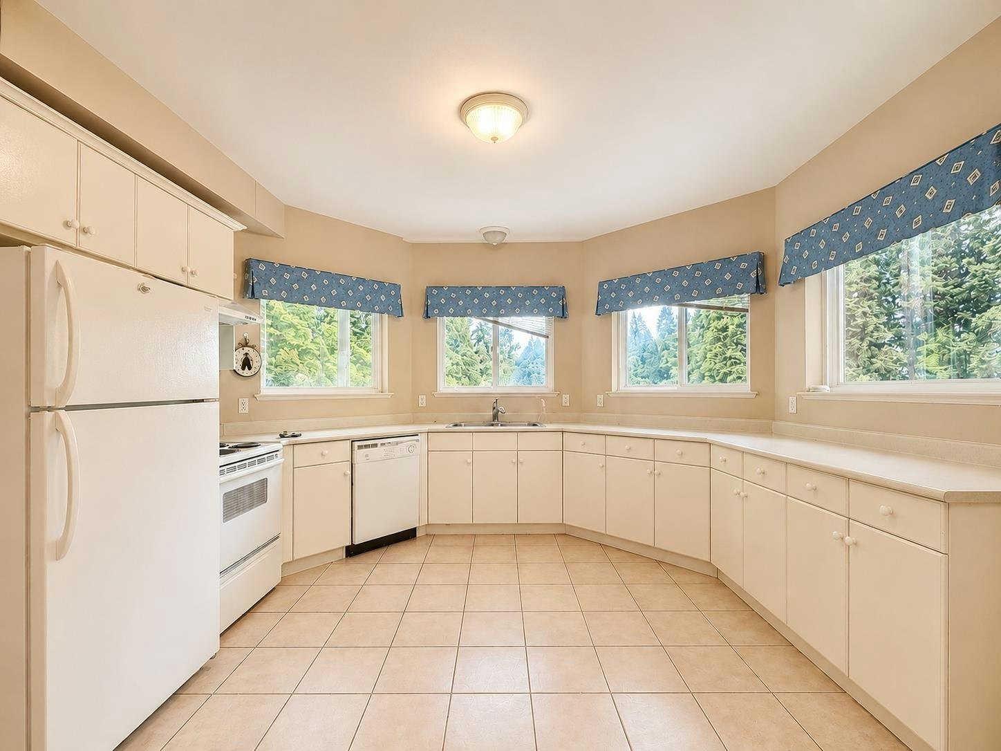 1625 Parkway Blvd, Coquitlam, BC, V3E 3M7 - 2