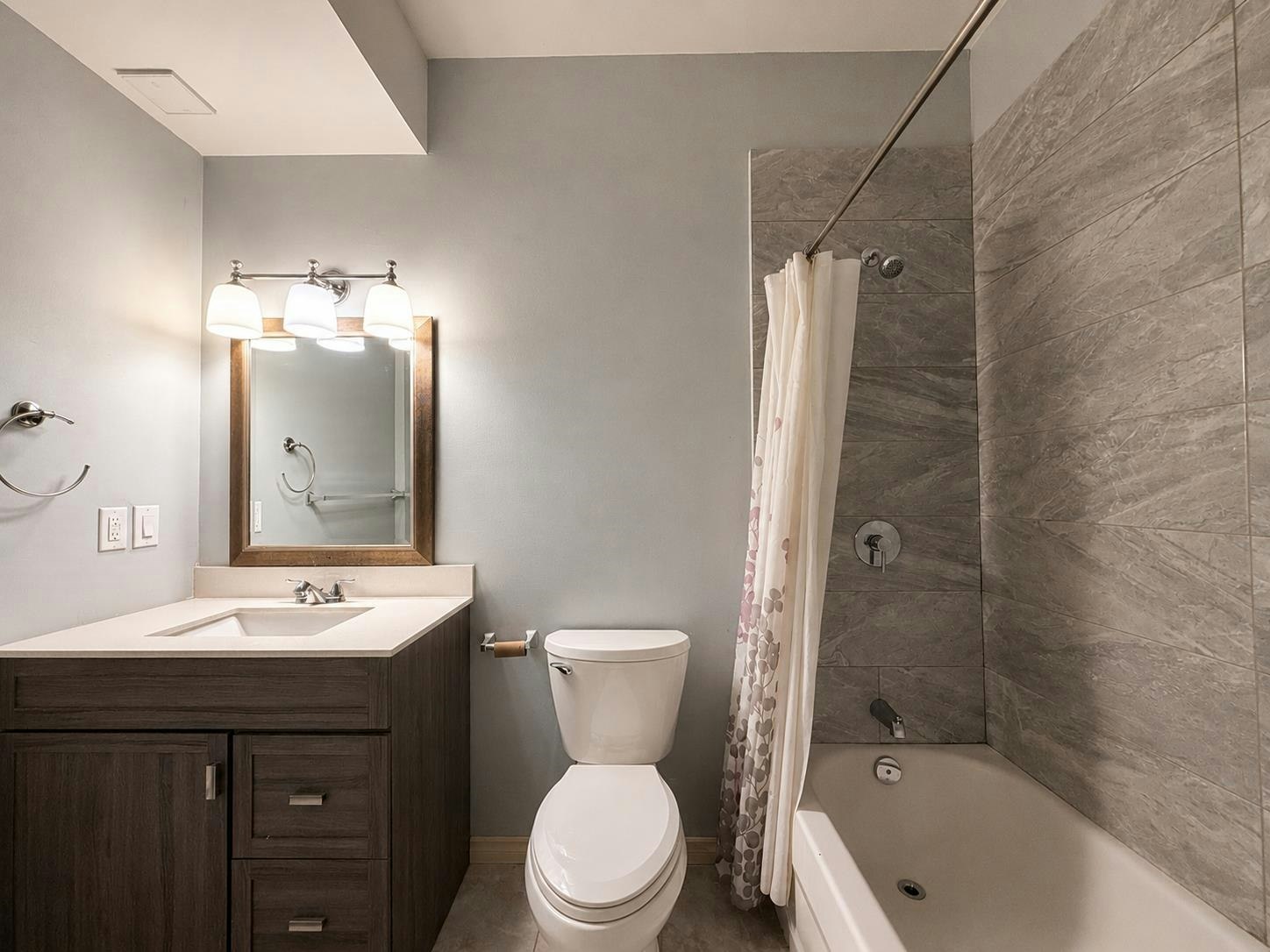 1625 Parkway Blvd, Coquitlam, BC, V3E 3M7 - 9