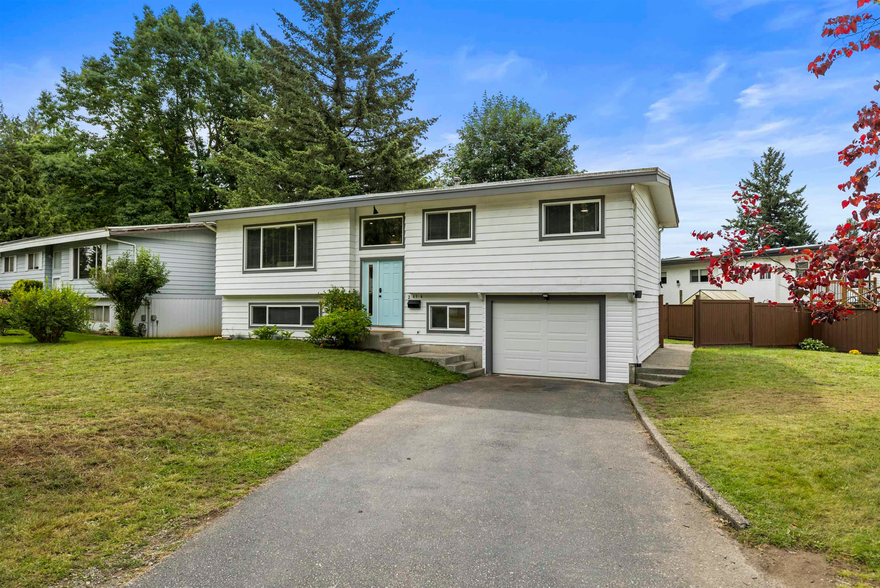 2454 Aladdin Crescent - 2