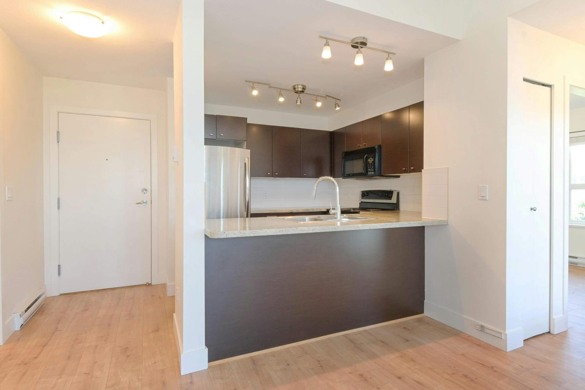 411-6815 188 Street, Surrey, BC, V4N 0Z8 - 8