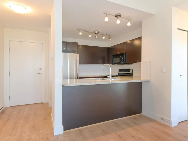411-6815 188 Street, Surrey, BC, V4N 0Z8 - 8