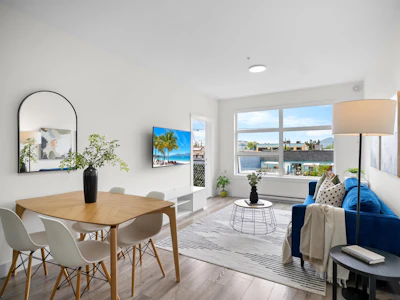 202-22577 Royal Crescent - 2