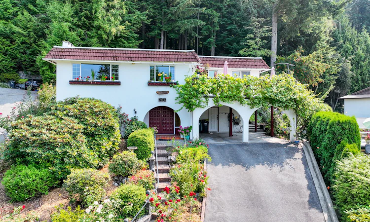 704 Maurelle Court