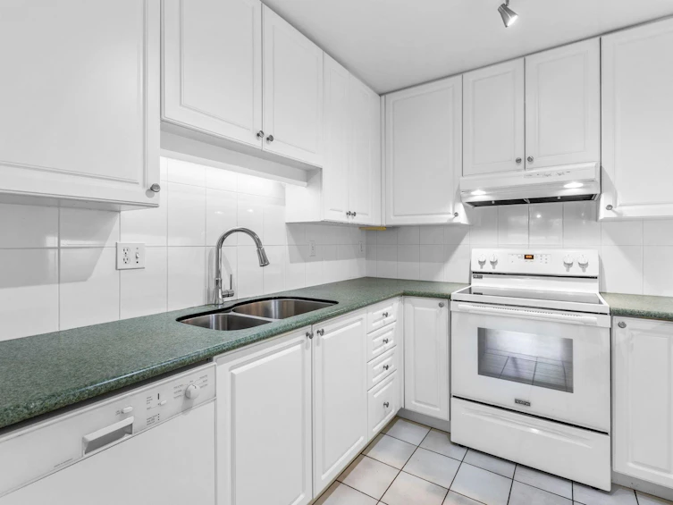 209-1378 George Street, Surrey, BC, V4B 3Z9 - 15