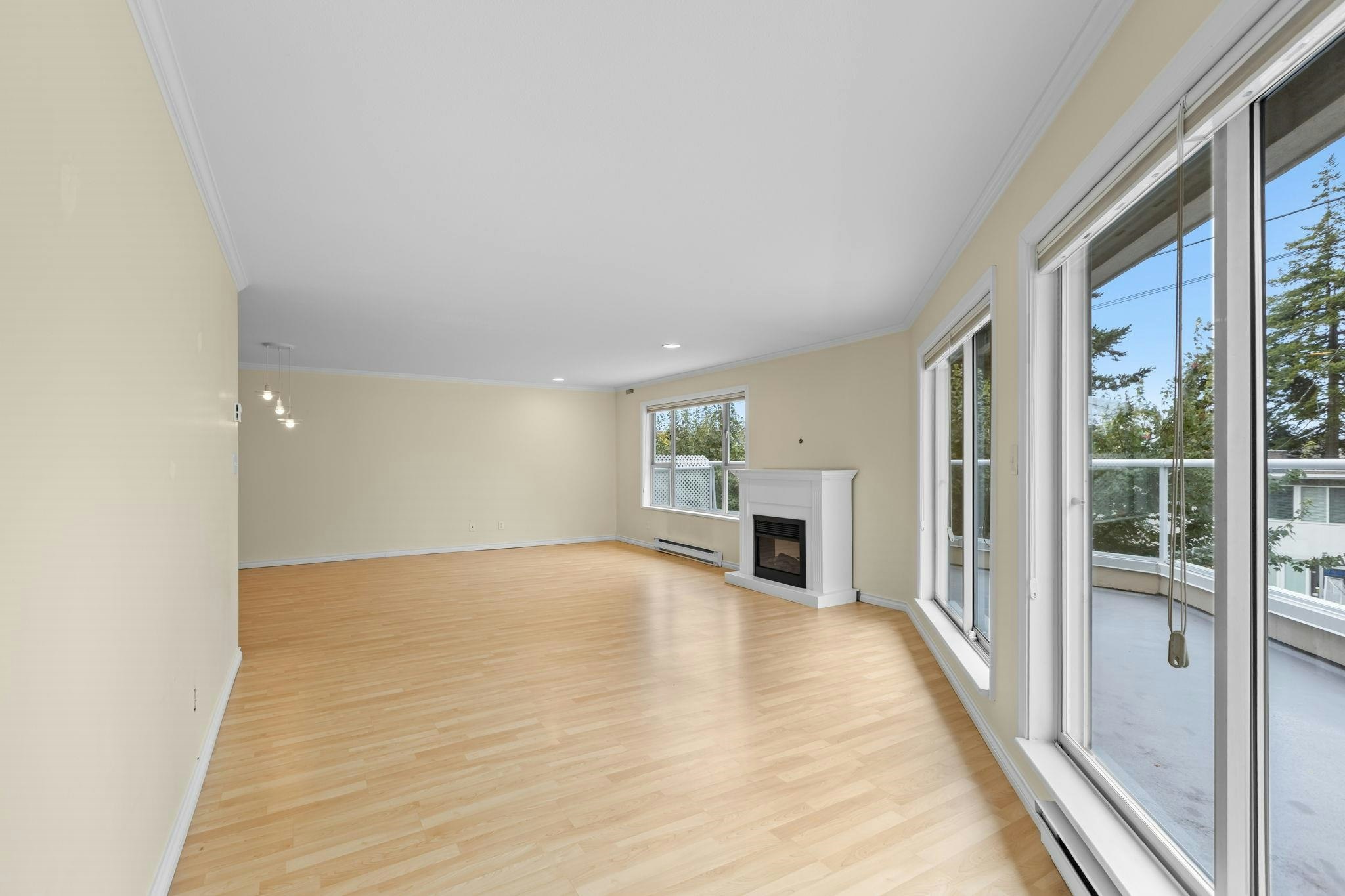 209-1378 George Street, Surrey, BC, V4B 3Z9 - 12