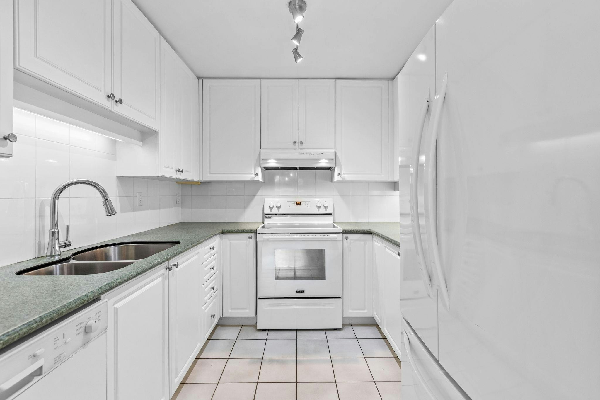 209-1378 George Street, Surrey, BC, V4B 3Z9 - 14
