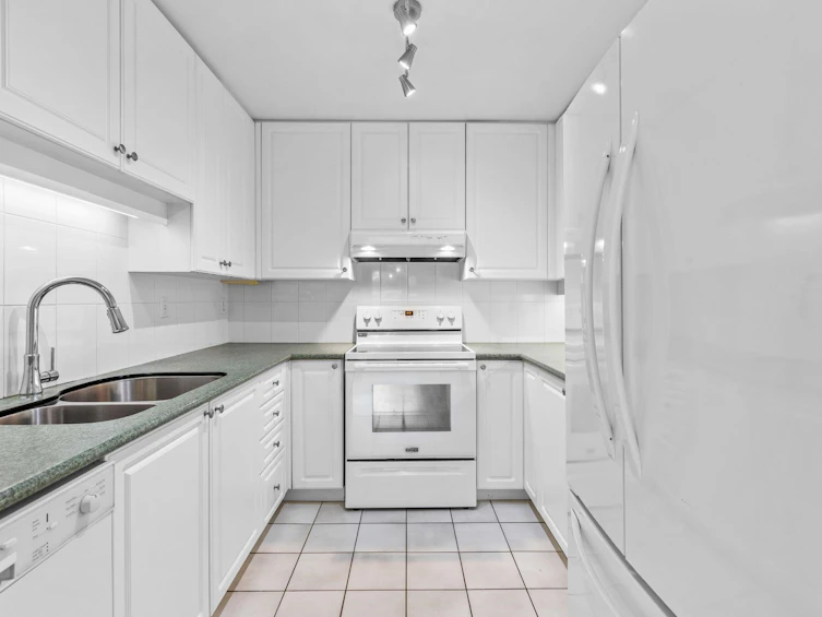 209-1378 George Street, Surrey, BC, V4B 3Z9 - 14