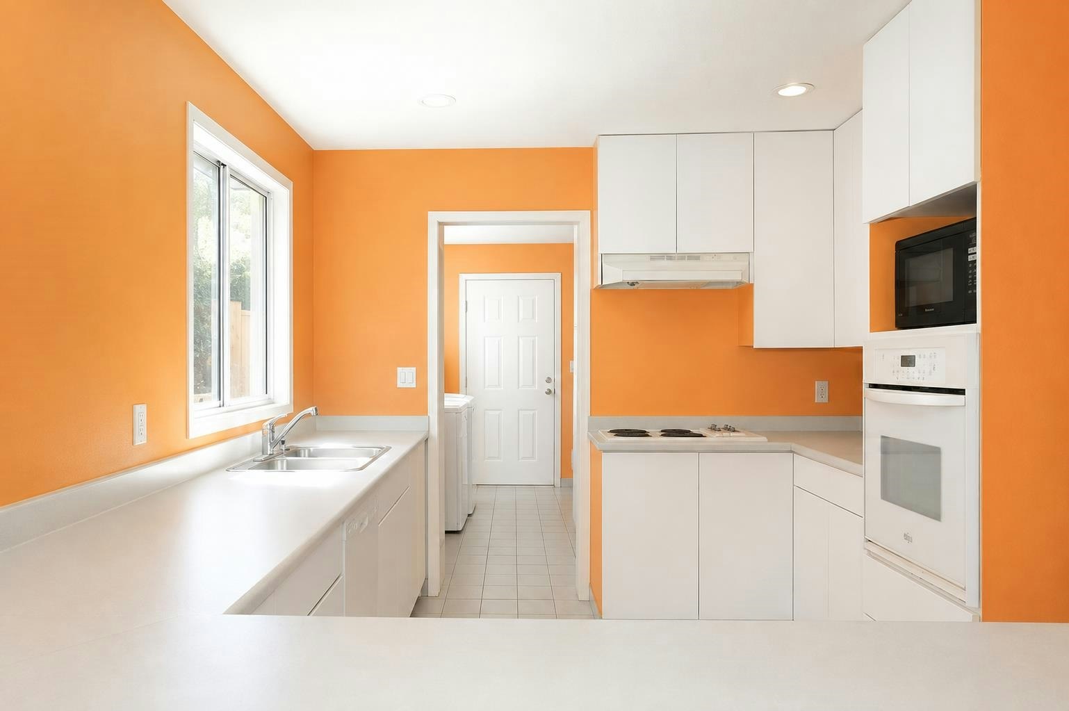 6440 Douglas Street, West Vancouver, BC, V7W 2G2 - 6
