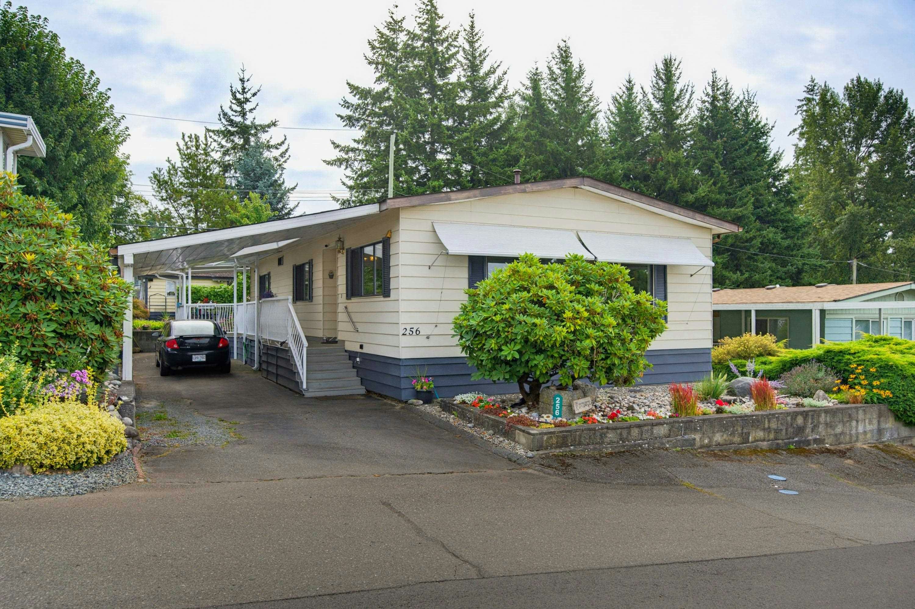 256-27111 0 Avenue, Langley, BC, V4W 2T6