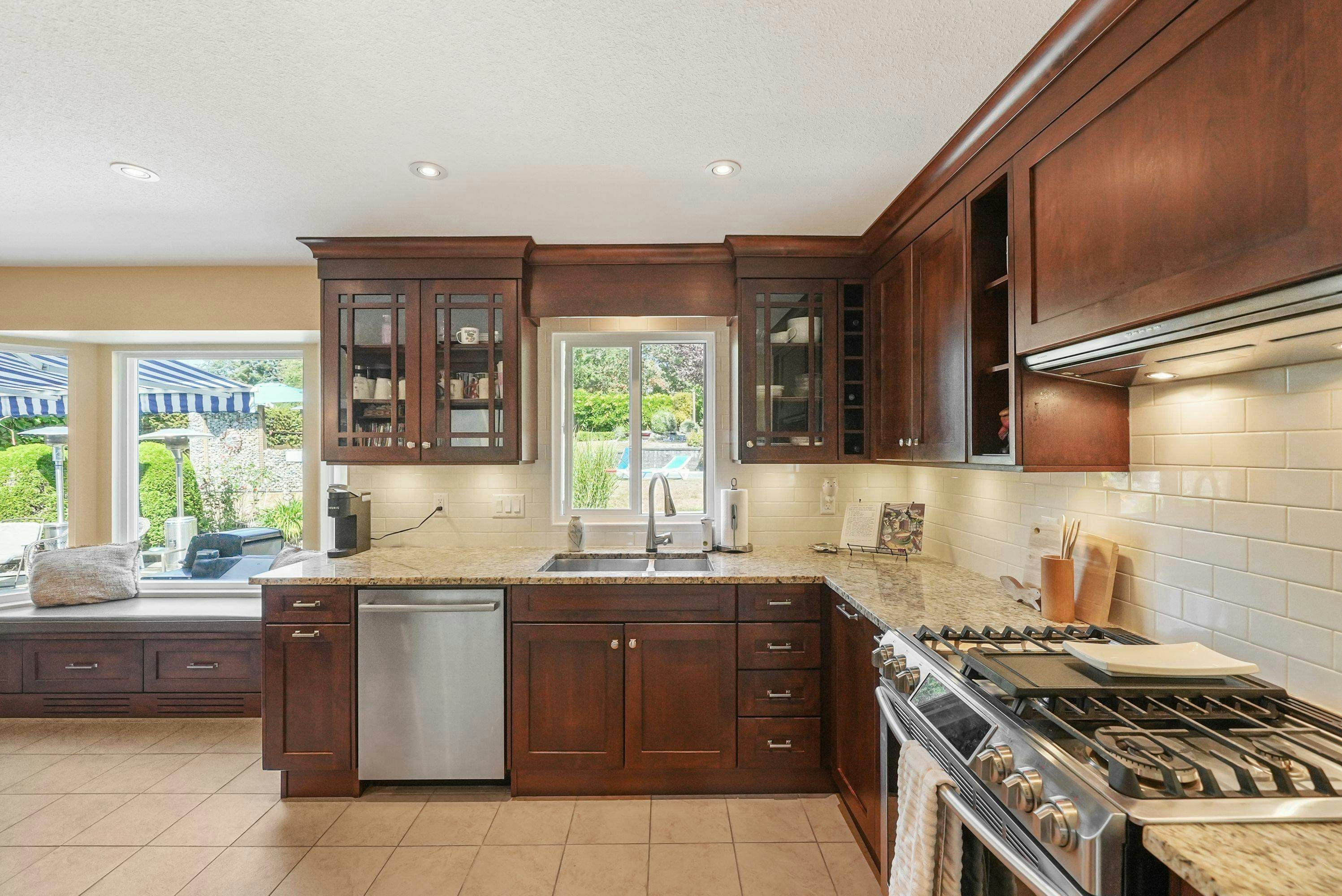 18261 54 Avenue, Surrey, BC, V3S 4N9 - 10