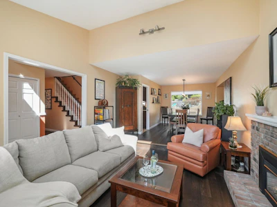 18261 54 Avenue - 5
