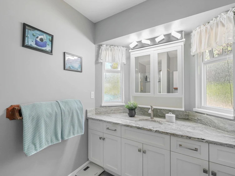 18261 54 Avenue, Surrey, BC, V3S 4N9 - 19