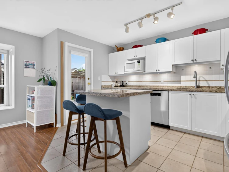 109-225 E 6th Street, North Vancouver, BC, V7L 1P4 - 10