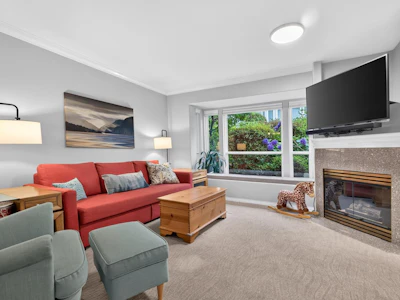 109-225 E 6th Street - 4