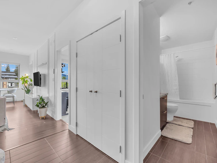 401-5688 Hastings Street, Burnaby, BC, V5B 1R4 - 9
