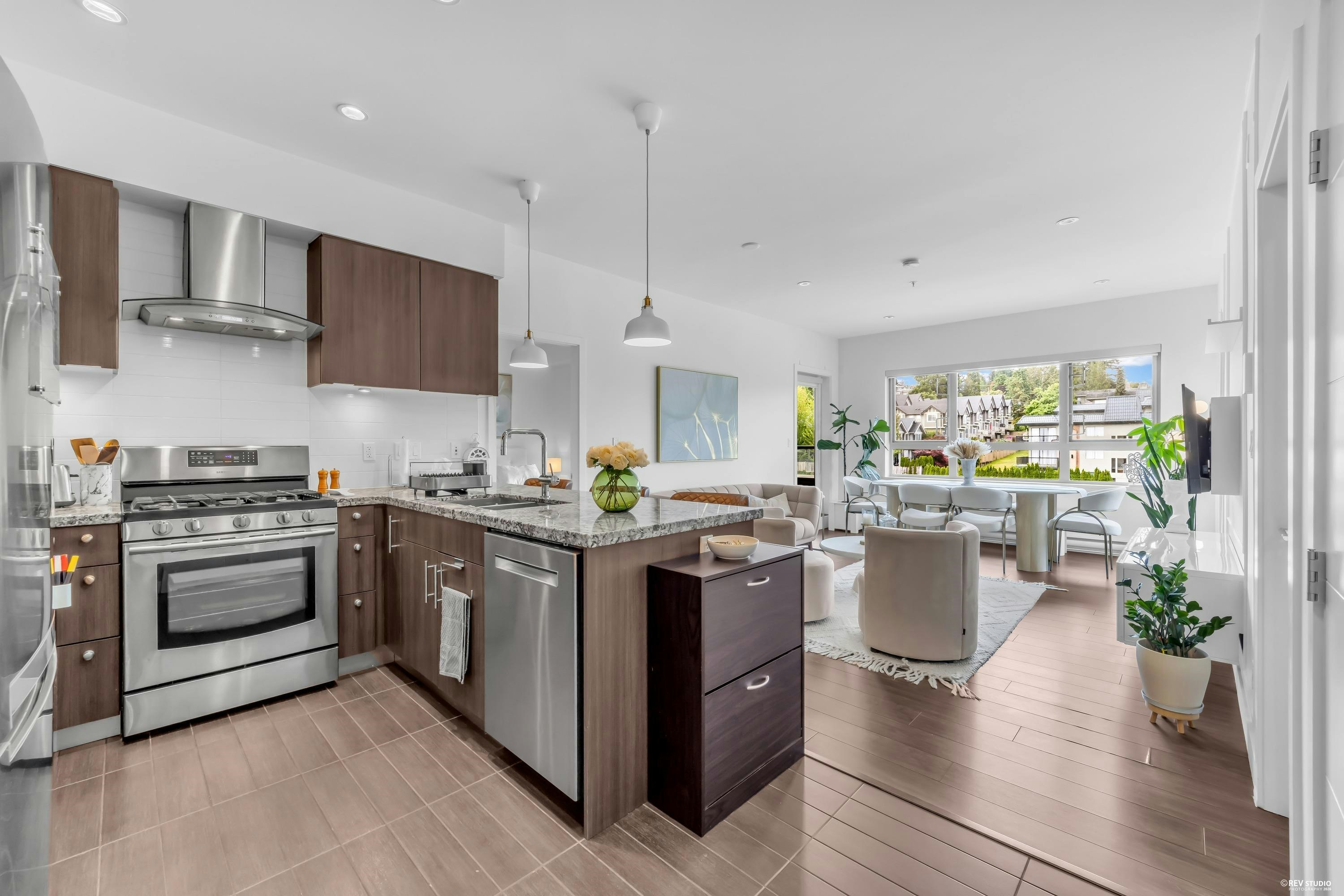 401-5688 Hastings Street, Burnaby, BC, V5B 1R4