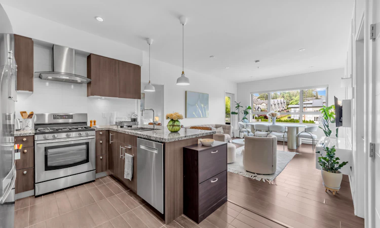 401-5688 Hastings Street