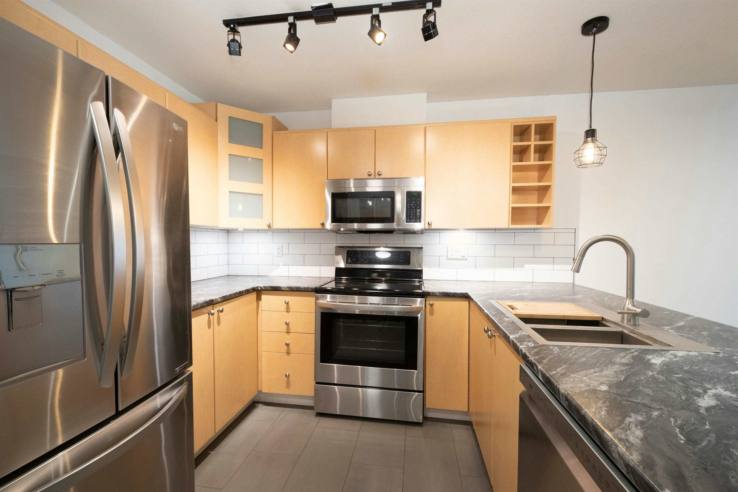 312-3136 St Johns Street - 4