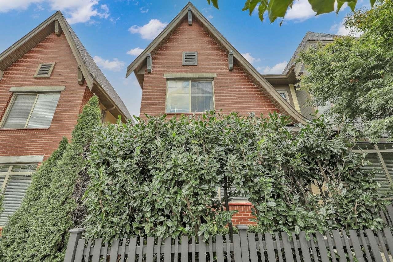2472 164 Street, Surrey, BC, V3Z 0M8