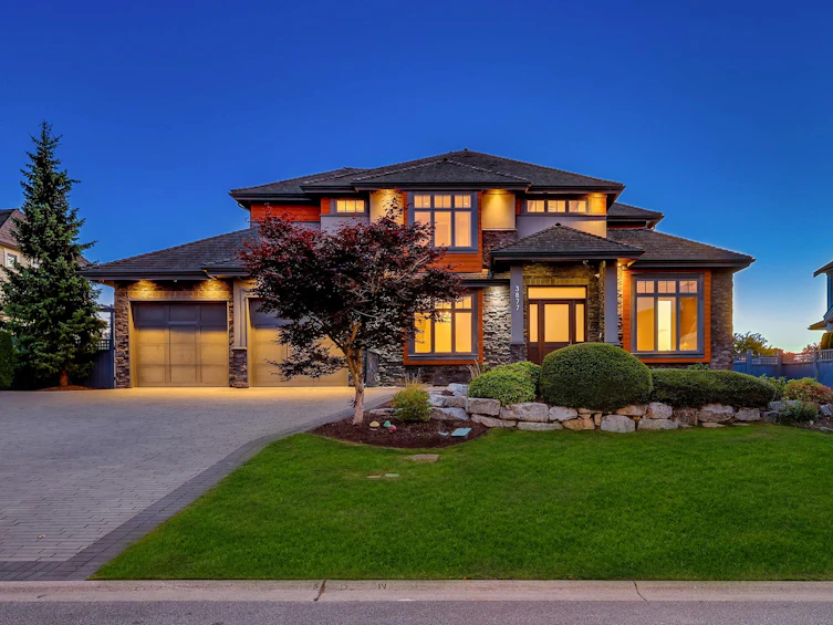 3877 159a Street, Surrey, BC, V3Z 0Y3