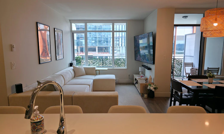507-258 Nelson's Court