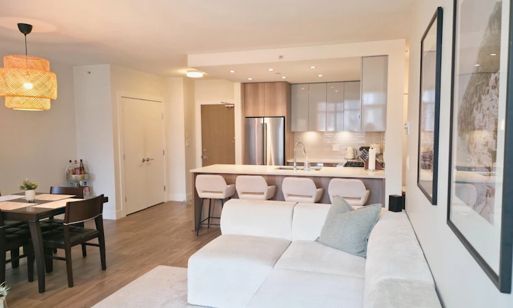 507-258 Nelson's Court