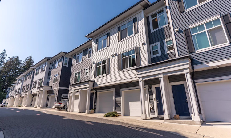 131-3565 Baycrest Avenue