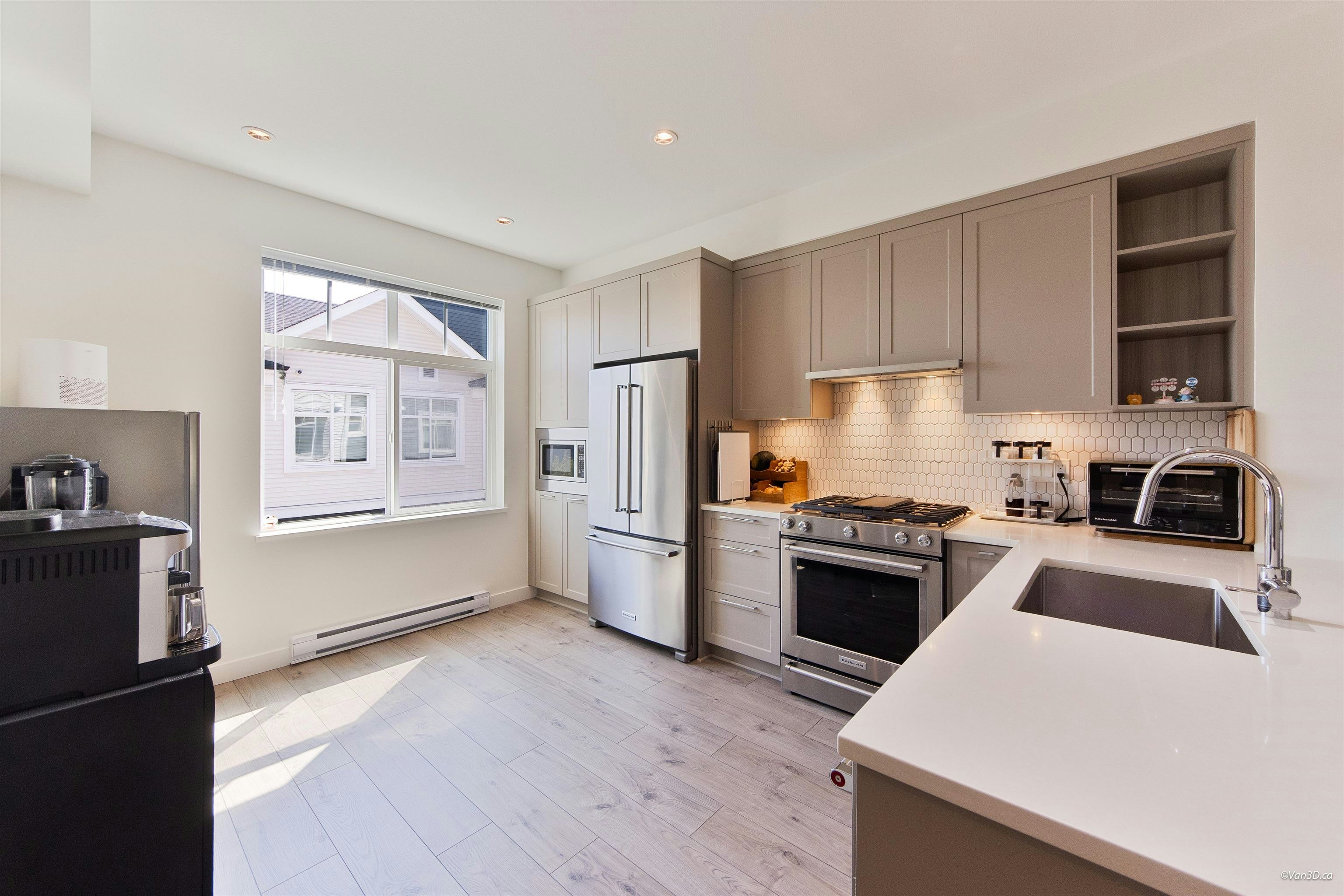 131-3565 Baycrest Avenue, Coquitlam, BC, V3B 0R7 - 3