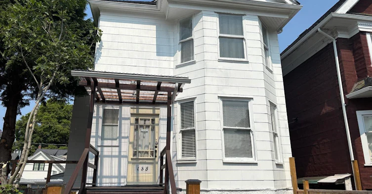 135 W 12th Avenue, Vancouver, BC, V5Y 1T6 - 6