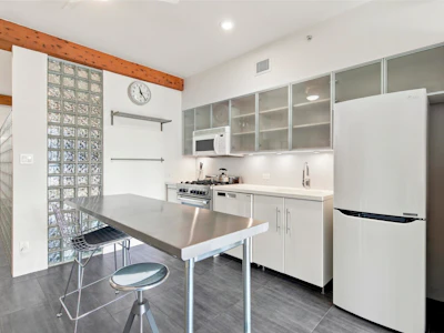 308-1275 Hamilton Street - 4