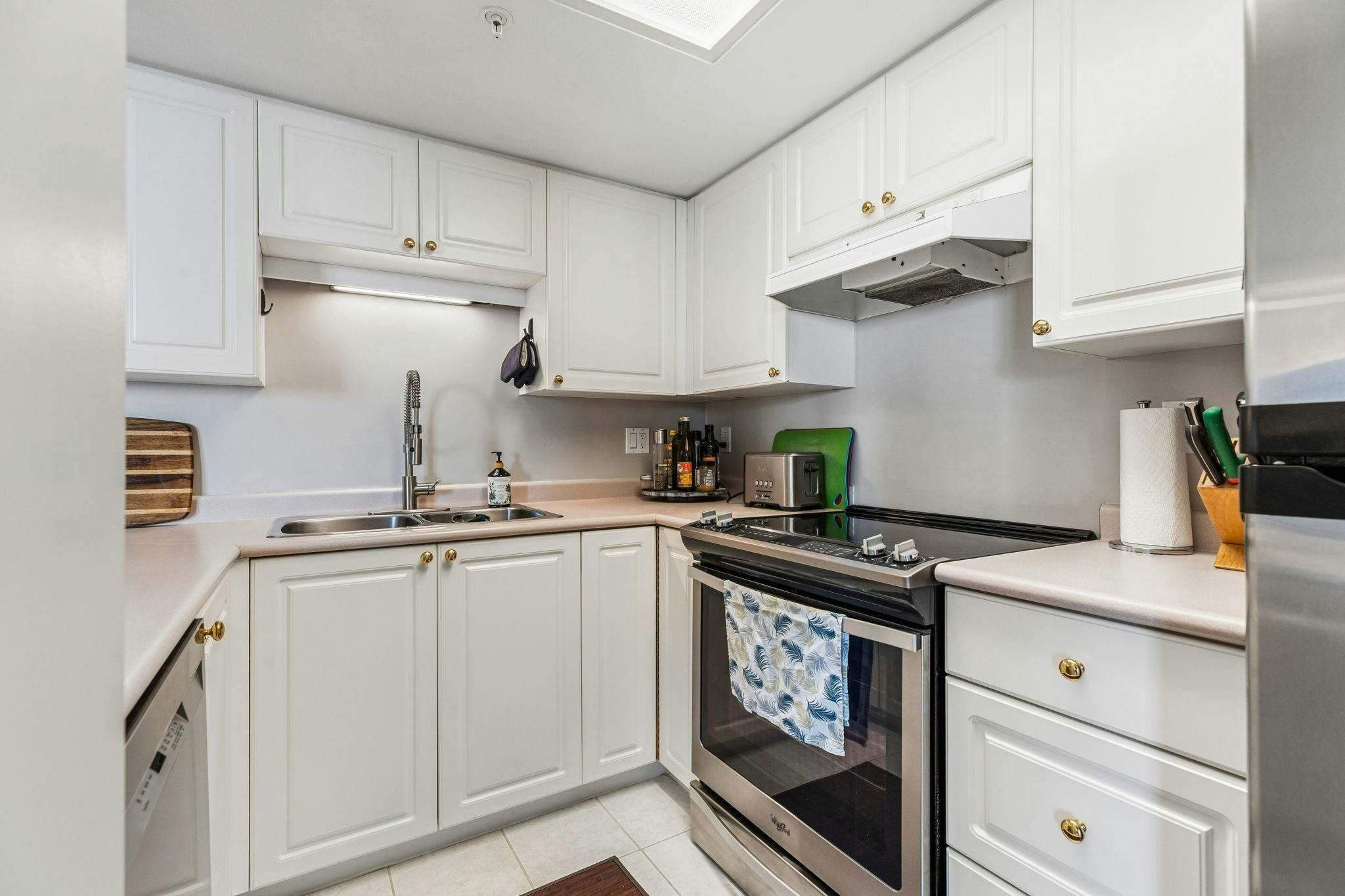 1604-739 Princess Street, New Westminster, BC, V3M 6V6 - 16