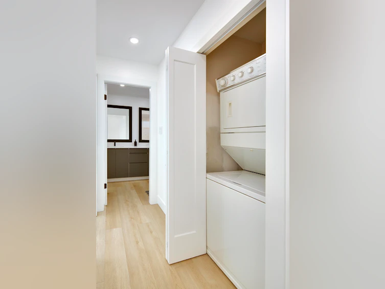 2977 W 6th Avenue, Vancouver, BC, V6K 1X4 - 36