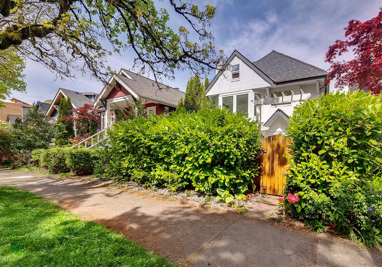 2977 W 6th Avenue, Vancouver, BC, V6K 1X4 - 2