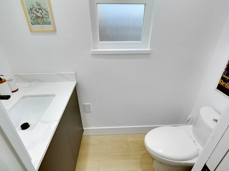 2977 W 6th Avenue, Vancouver, BC, V6K 1X4 - 24