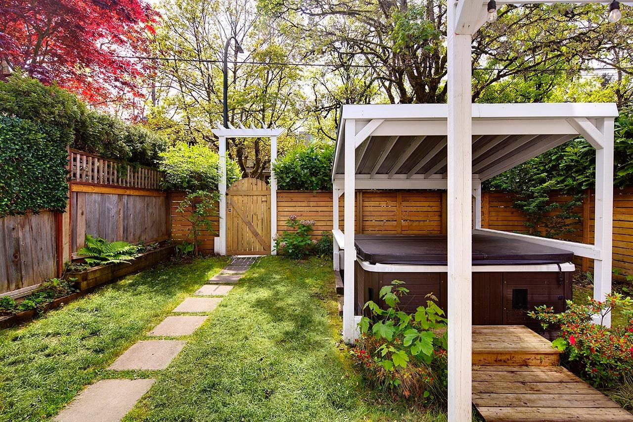 2977 W 6th Avenue, Vancouver, BC, V6K 1X4 - 3