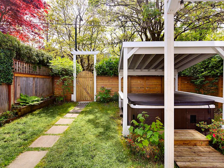 2977 W 6th Avenue, Vancouver, BC, V6K 1X4 - 3