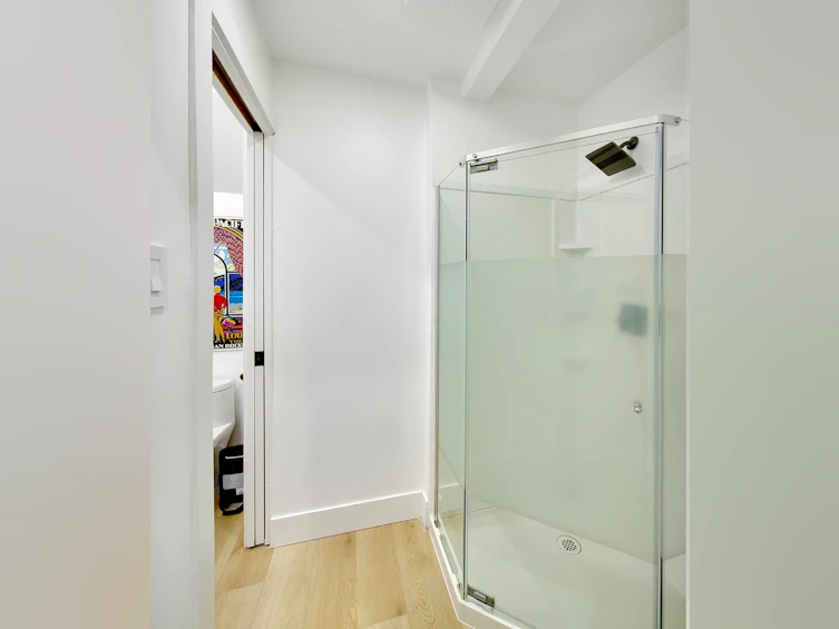 2977 W 6th Avenue, Vancouver, BC, V6K 1X4 - 23