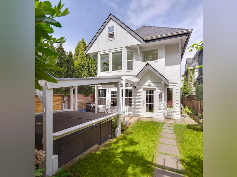 2977 W 6th Avenue, Vancouver, BC, V6K 1X4