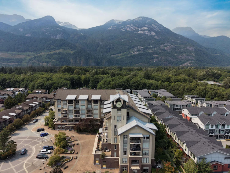 305-1211 Village Green Way, Squamish, BC, V8B 0R7