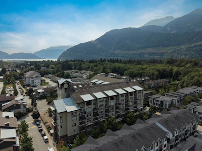 305-1211 Village Green Way - 3