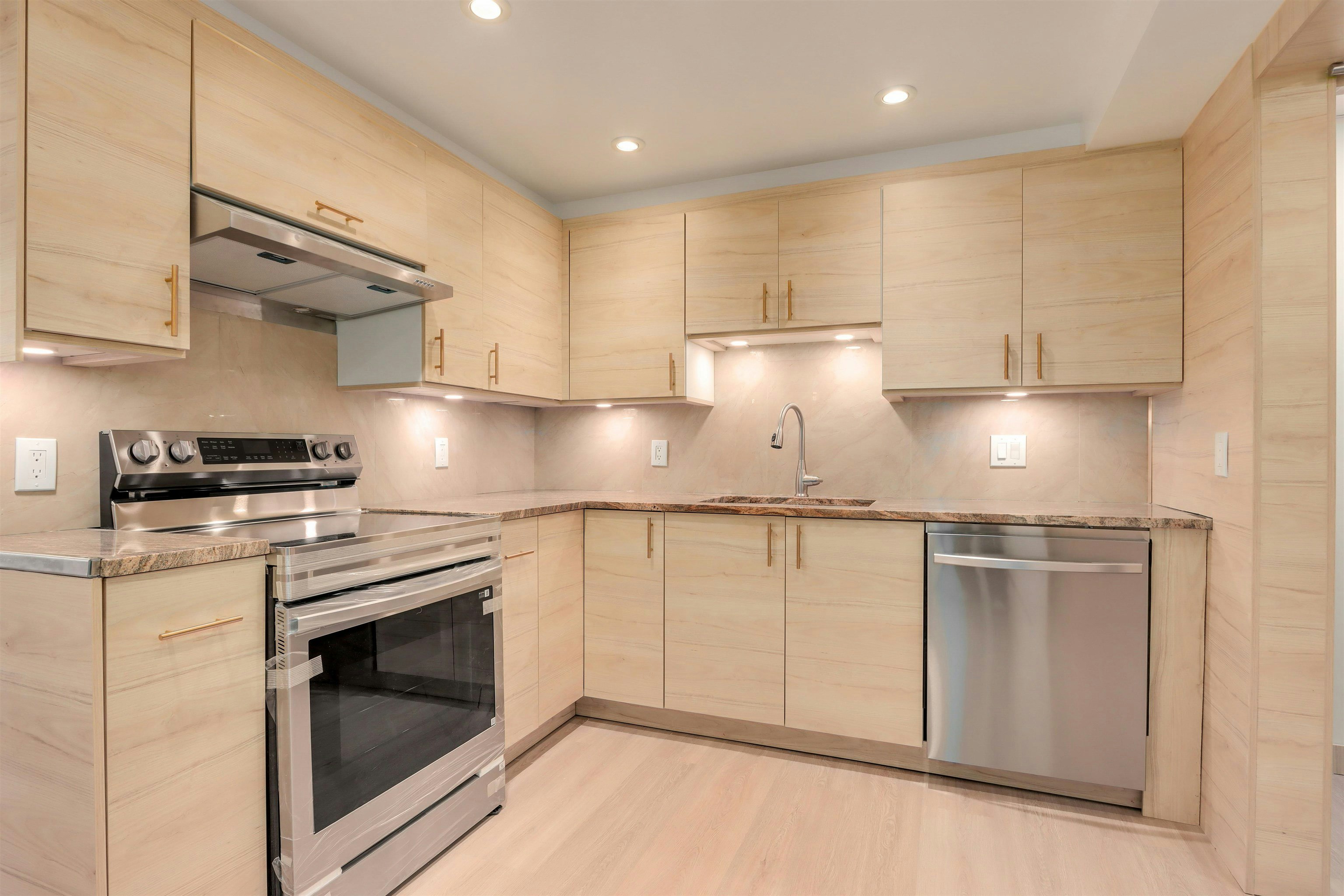 701-738 Broughton Street - 4