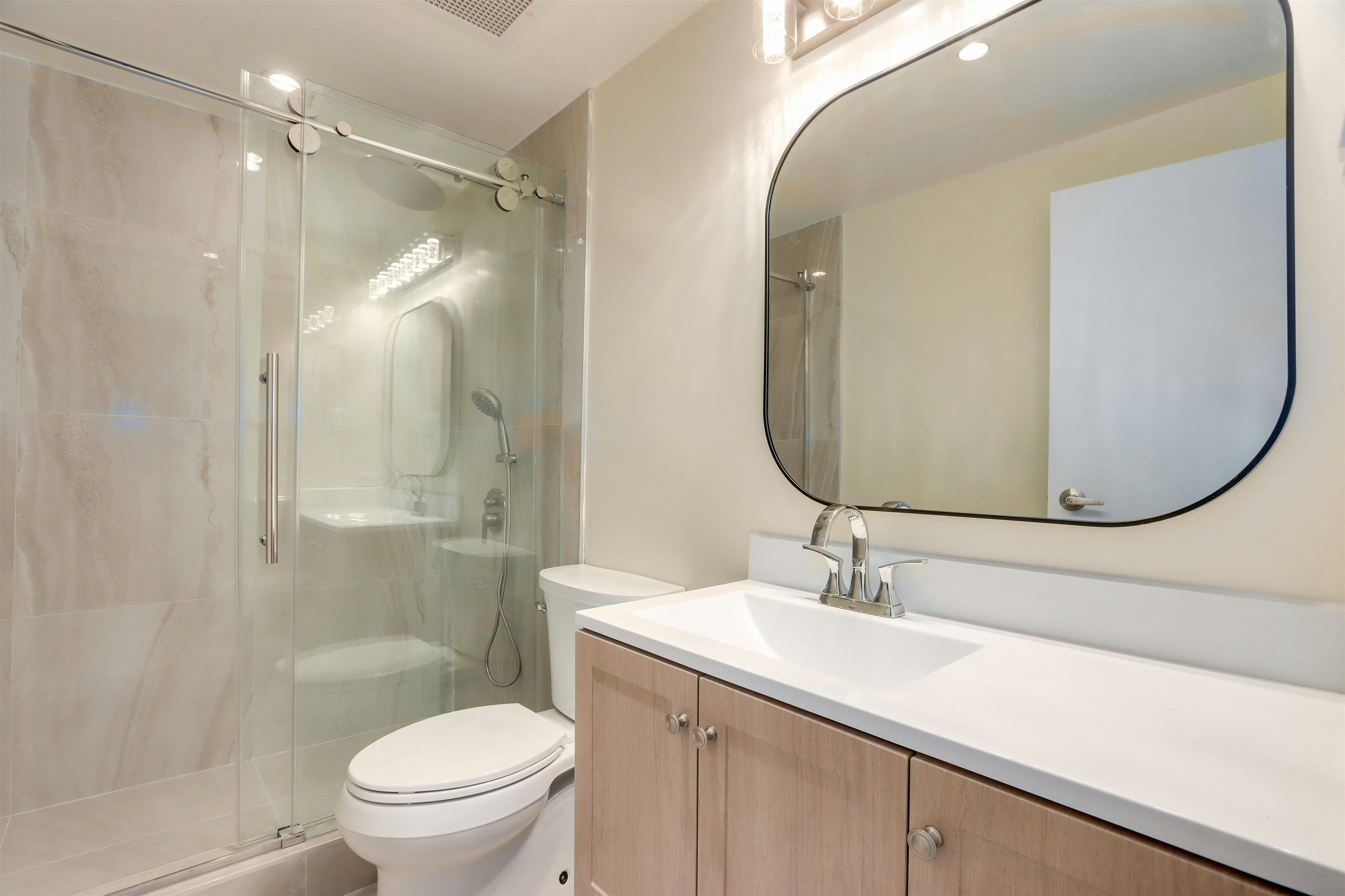 701-738 Broughton Street, Vancouver, BC, V6G 3A7 - 17