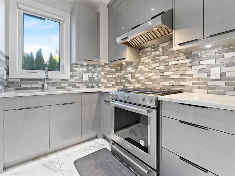 10108 Mary Drive, Surrey, BC, V3V 3B7 - 10