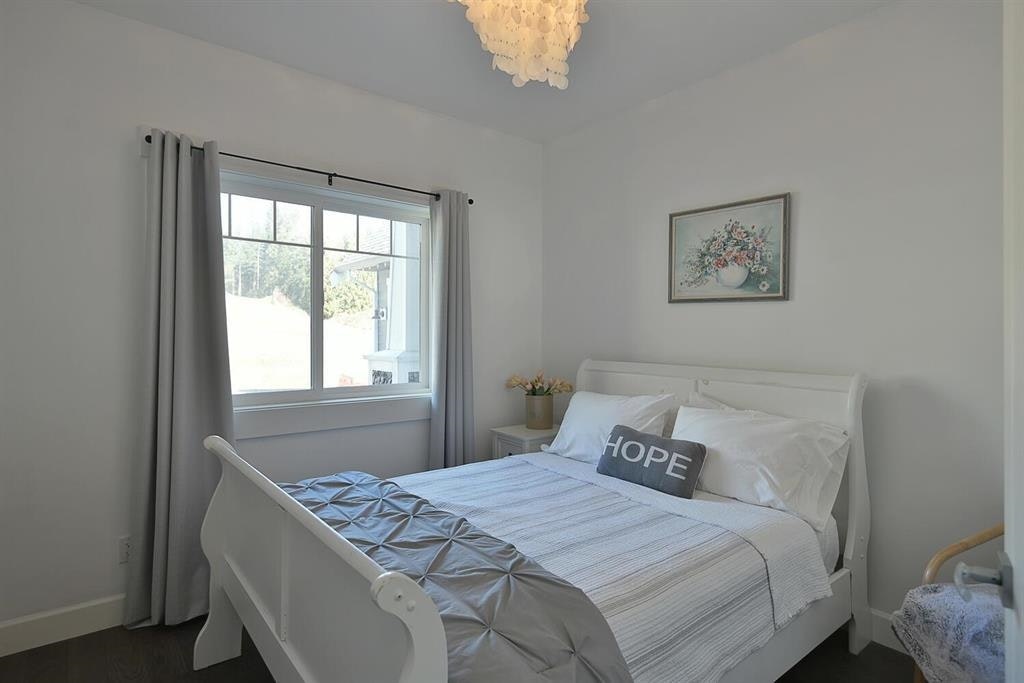 605 Woodland Avenue, Gibsons, BC, V0N 1V1 - 19