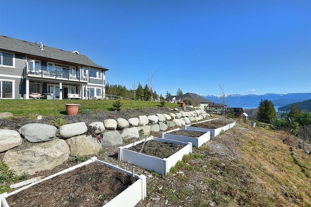 605 Woodland Avenue, Gibsons, BC, V0N 1V1 - 14