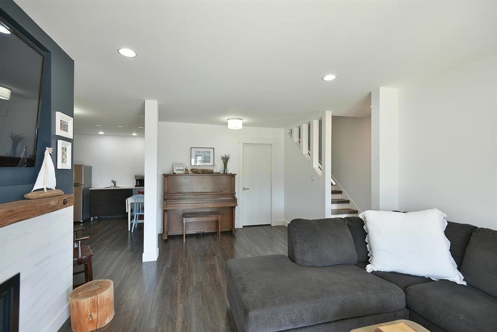 605 Woodland Avenue, Gibsons, BC, V0N 1V1 - 20