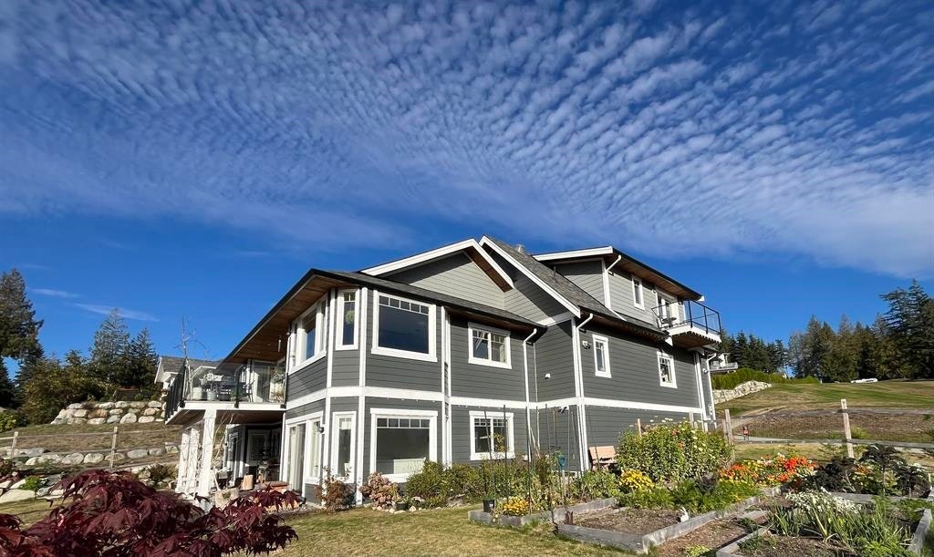 605 Woodland Avenue, Gibsons, BC, V0N 1V1 - 4