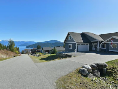 605 Woodland Avenue - 2