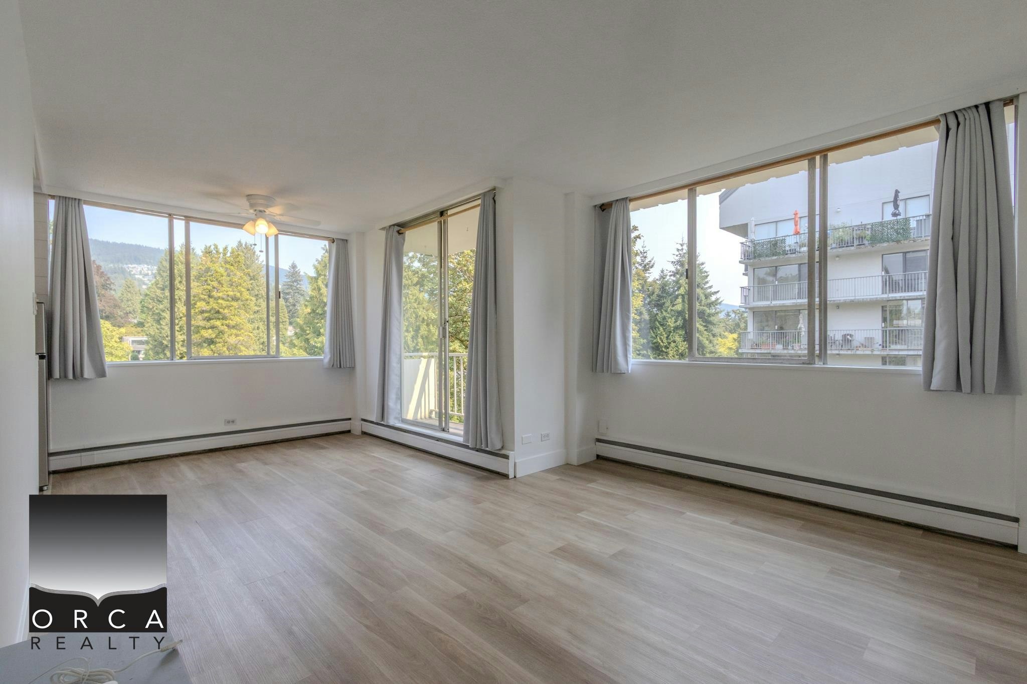 701-1785 Esquimalt Avenue, West Vancouver, BC, V7V 1R7 - 2